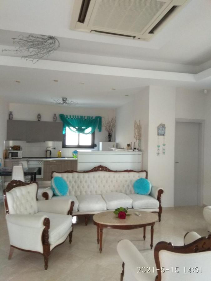 Irenes Apartment Kallithea  Buitenkant foto